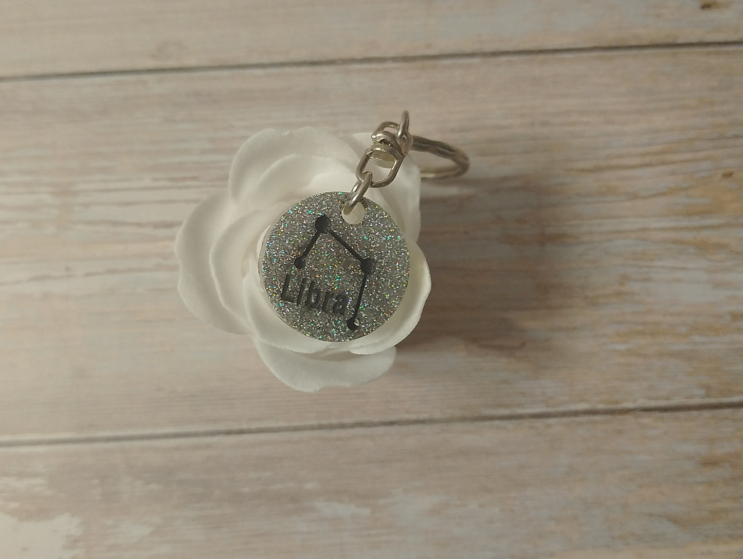 Fond Argenté, Ecriture Noir