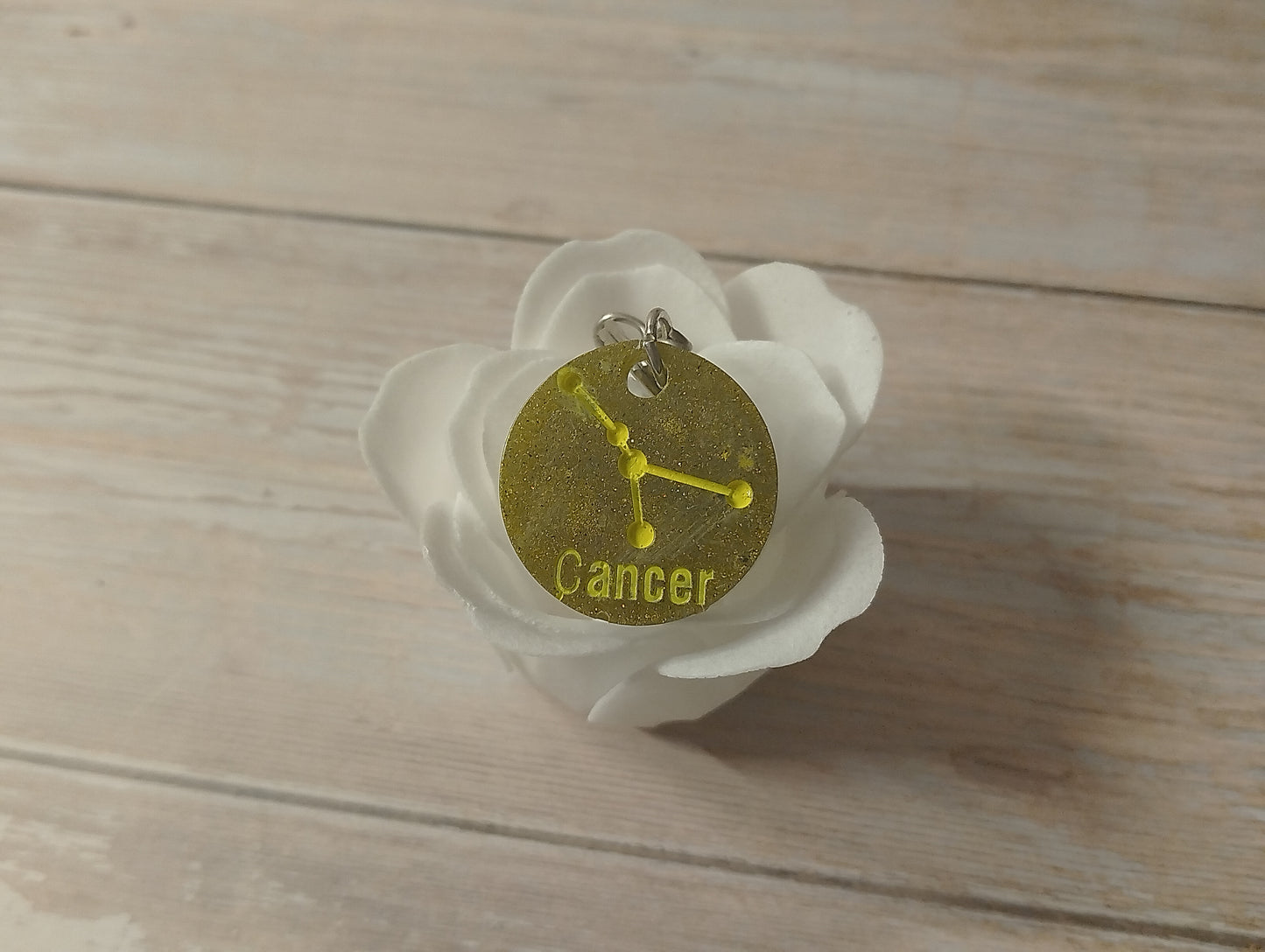 Fond Kaki, Ecriture Jaune