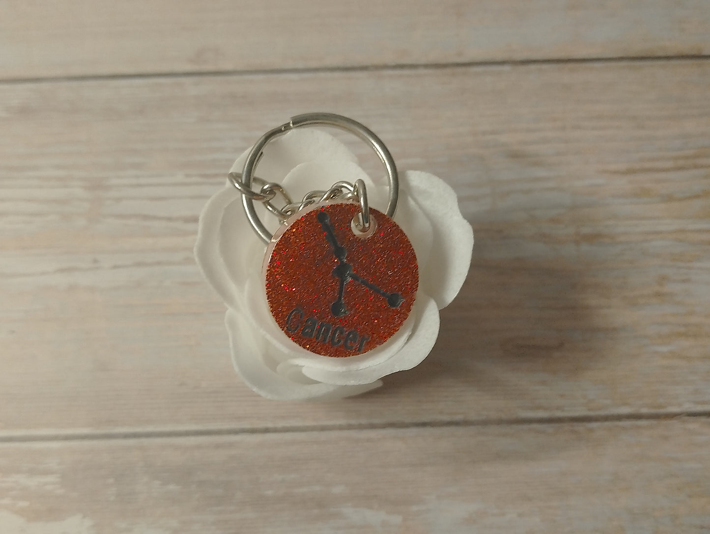 Fond Rouge pailleté, Ecriture Noir