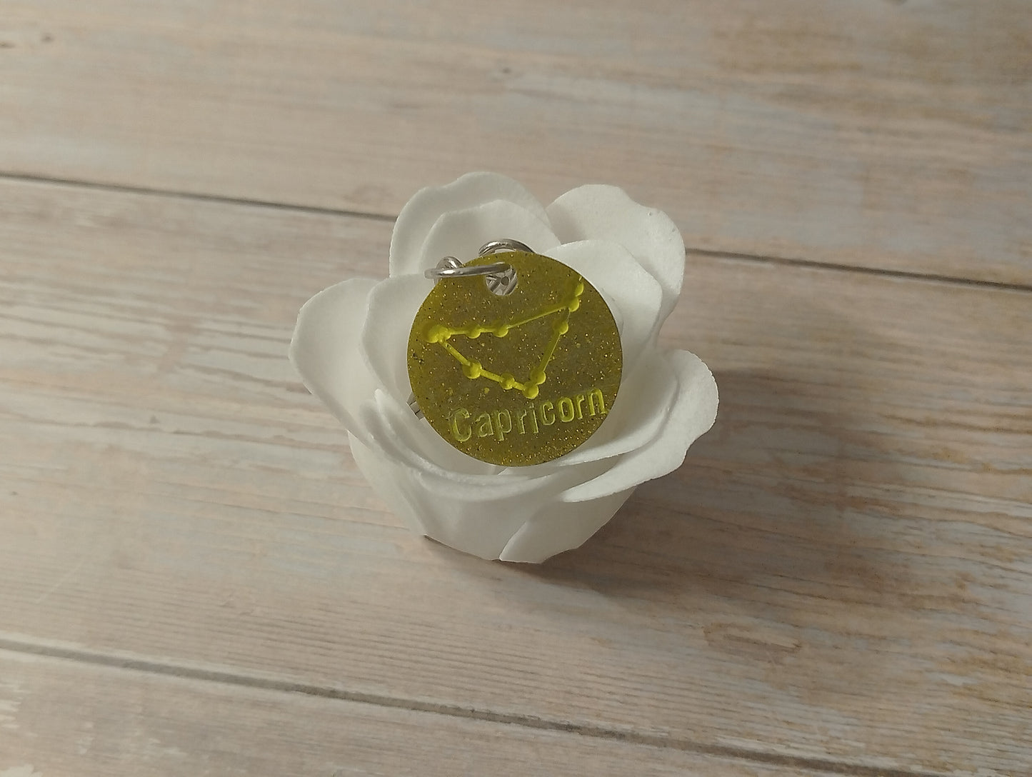 Fond Kaki, Ecriture Jaune