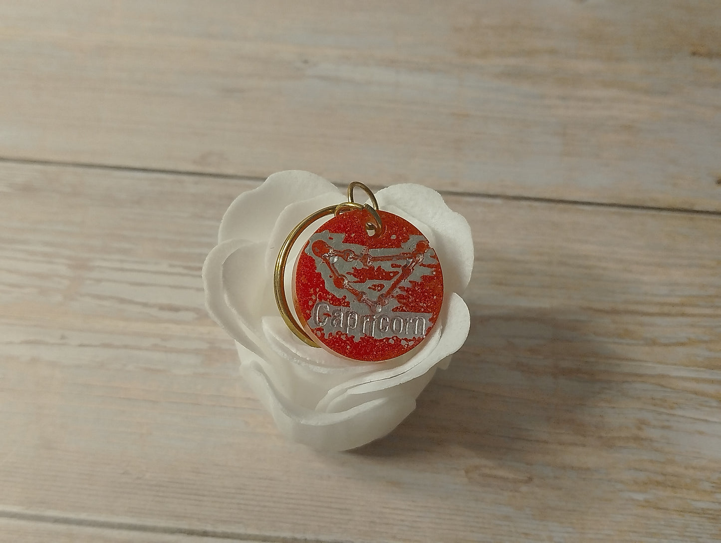 Fond Rouge, Ecriture Argent