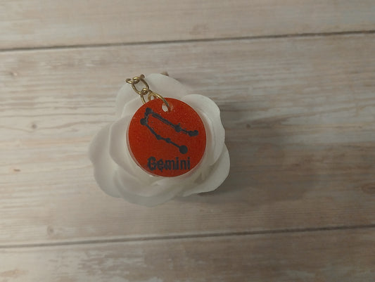 Fond Rouge, Ecriture Noir