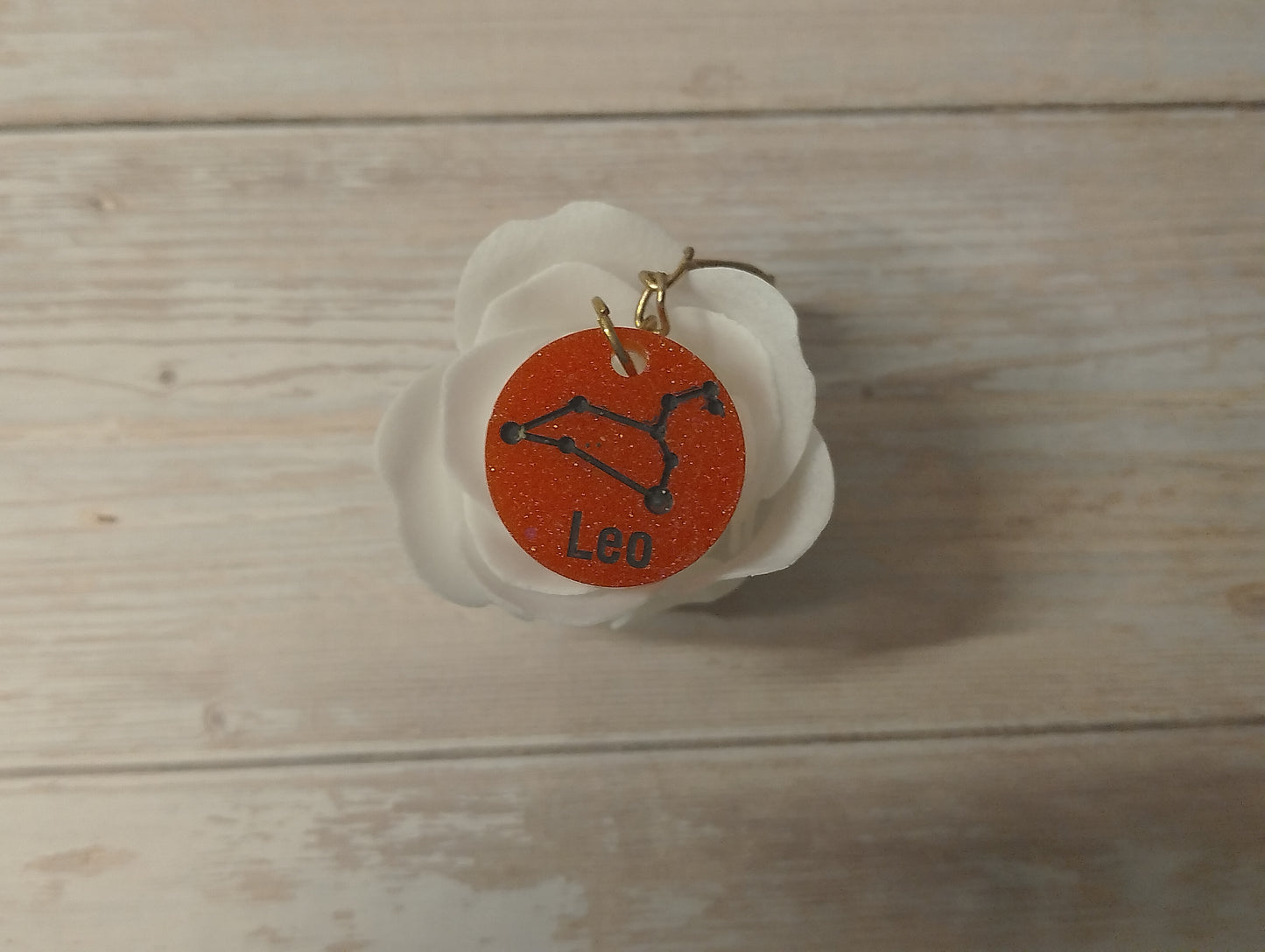 Fond Rouge, Ecriture Noir