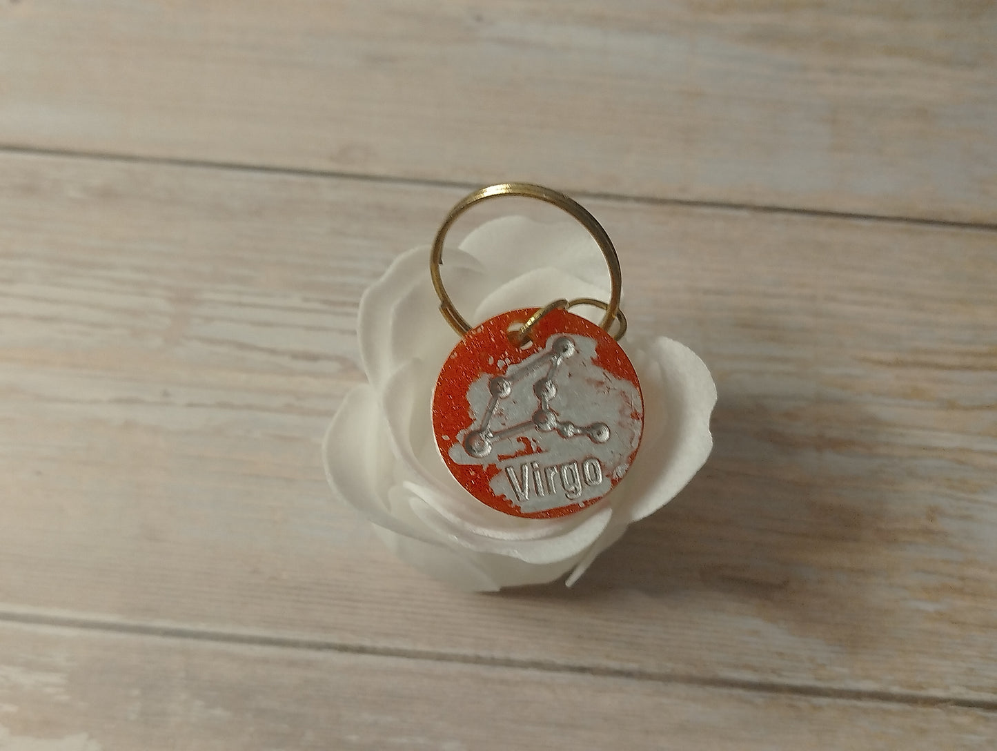 Fond Rouge, Ecriture Argent